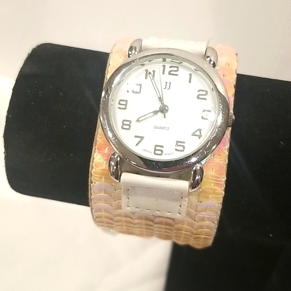 PINK SEQUIN Cuff Bracelet Ladies Watch - Picture 1 of 4